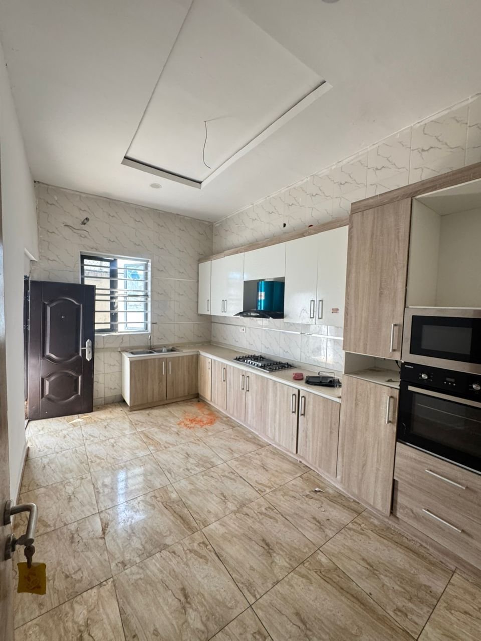 Mini Flat To Let At Chevron