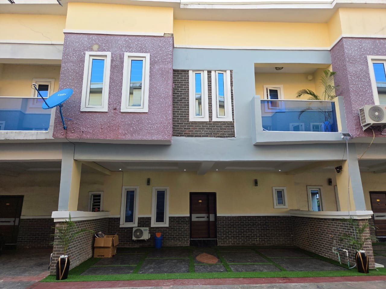 Furnished 4-bedroom terrace Du...